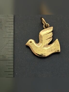 Retired James Avery 14k Solid Gold Textured Dove Charm